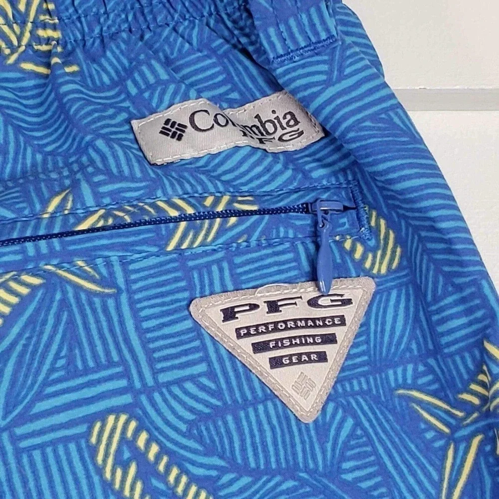 Columbia Omni-Shade Men’s Swim Trunks Blue Size XL Geometric Fish PFG Pockets